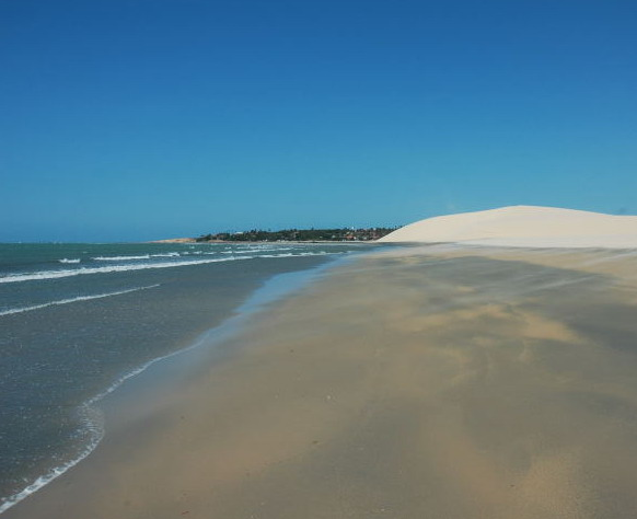 Dunas e lagoas no Parque Nacional de Jericoacoara, Ceará, Brasil — fotografia de Renata Gimenes.