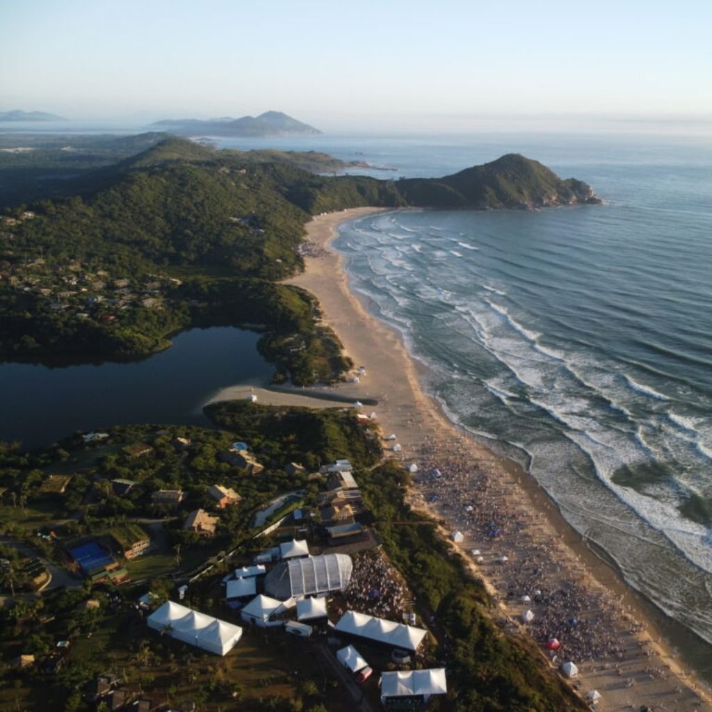 Guia Hotéis e Pousadas no Réveillon na Praia do Rosa - 1024x1024
